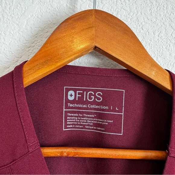 Figs Men's Leon Burgundy Three Pocket V Neck Short Sleeve Scrub Top Size Large - Picture 4 of 8